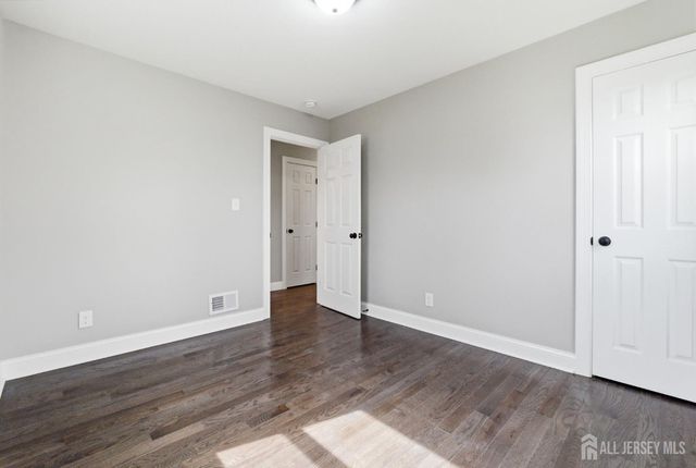 215 Oakmanor Parkway, South Plainfield, NJ 07080