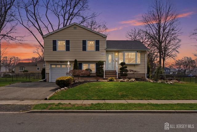 215 Oakmanor Parkway, South Plainfield, NJ 07080