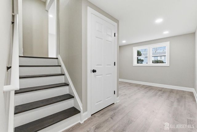 215 Oakmanor Parkway, South Plainfield, NJ 07080