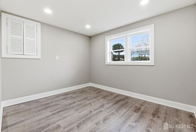 215 Oakmanor Parkway, South Plainfield, NJ 07080