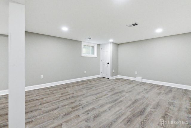 215 Oakmanor Parkway, South Plainfield, NJ 07080