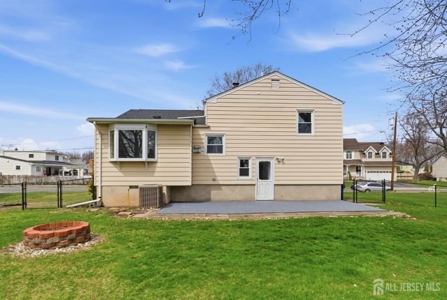 215 Oakmanor Parkway, South Plainfield, NJ 07080