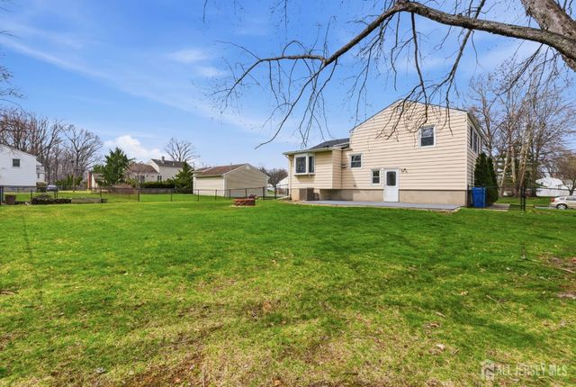 215 Oakmanor Parkway, South Plainfield, NJ 07080