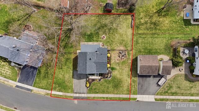 215 Oakmanor Parkway, South Plainfield, NJ 07080