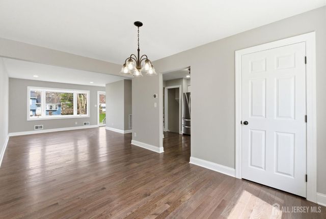 215 Oakmanor Parkway, South Plainfield, NJ 07080