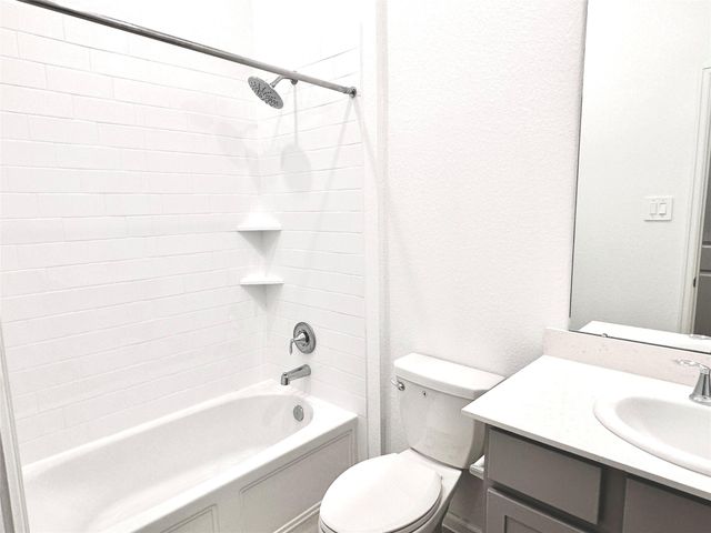 18330 Tiger Flowers Drive, Conroe, TX 77302