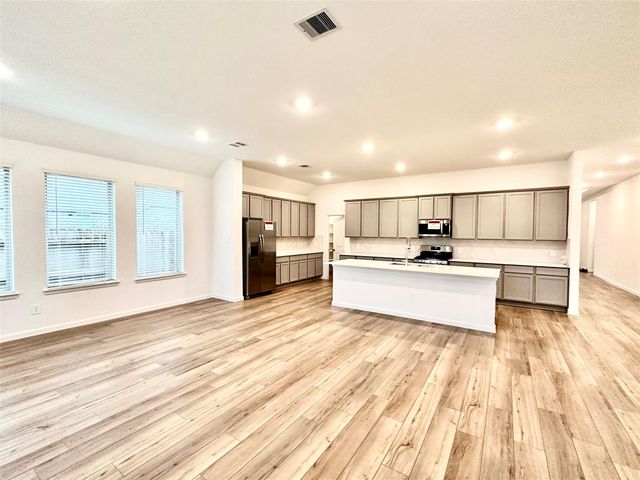 18330 Tiger Flowers Drive, Conroe, TX 77302