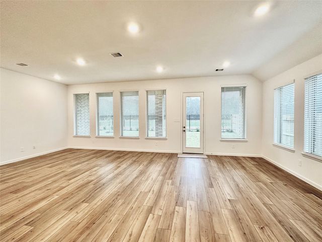 18330 Tiger Flowers Drive, Conroe, TX 77302