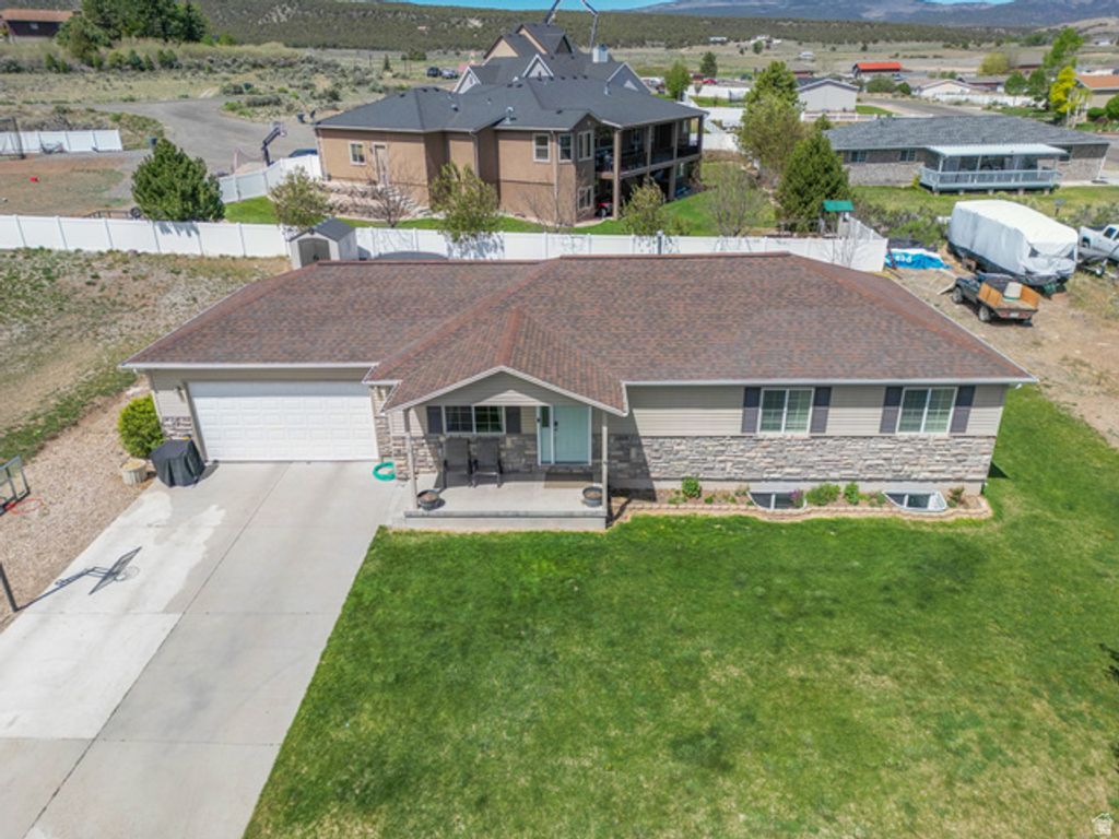 Image 2 of property listing at 918 S 190 E, Panguitch, UT 84759