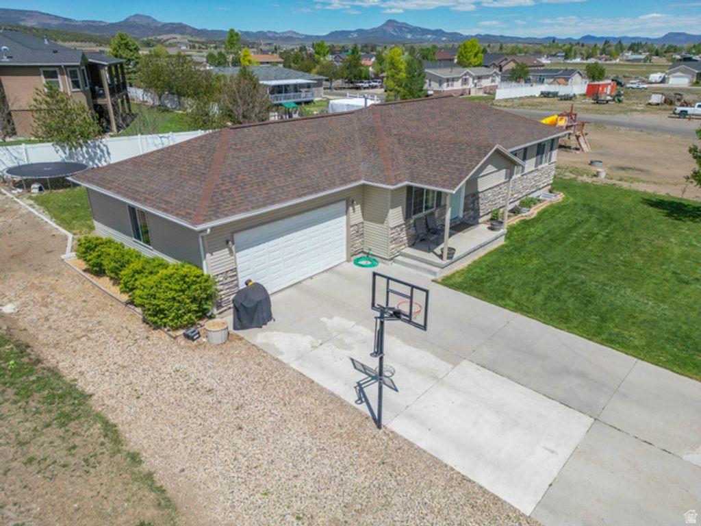 Image 3 of property listing at 918 S 190 E, Panguitch, UT 84759