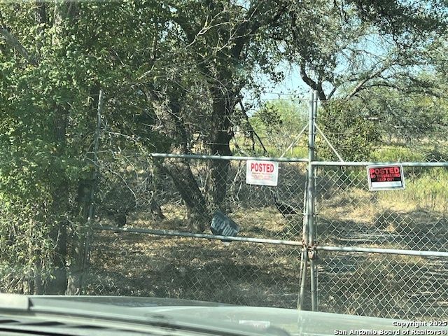 606 county road 222, Nixon, TX 78140