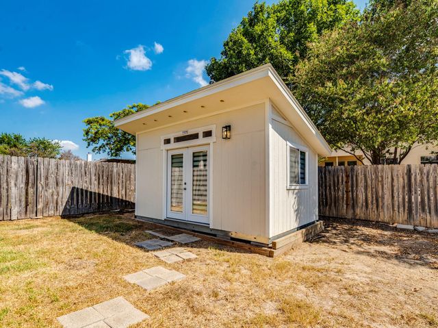 112 Maplewood N, Kyle, TX 78640