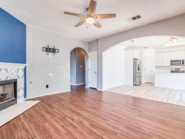112 Maplewood N, Kyle, TX 78640
