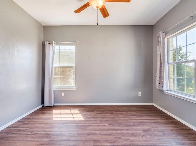 112 Maplewood N, Kyle, TX 78640