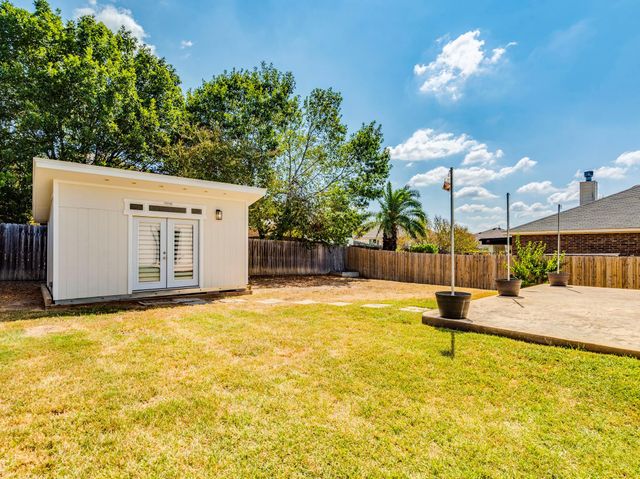 112 Maplewood N, Kyle, TX 78640