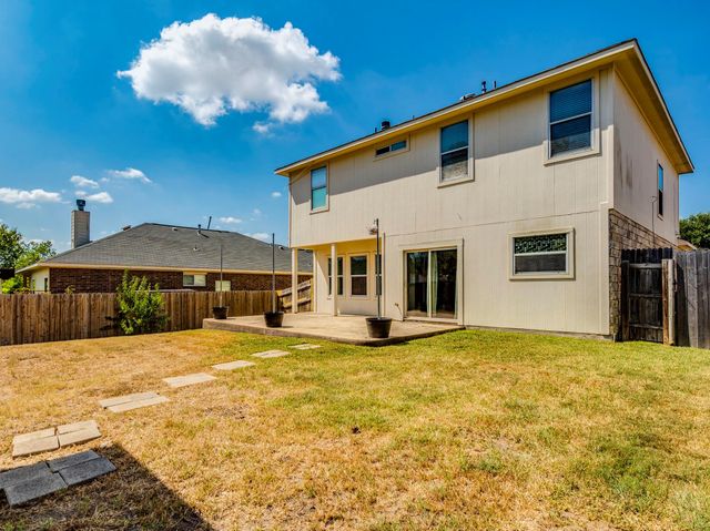 112 Maplewood N, Kyle, TX 78640