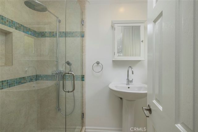 332 Holmwood Drive, Newport Beach, CA 92663