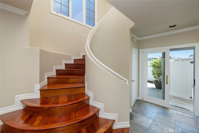 332 Holmwood Drive, Newport Beach, CA 92663