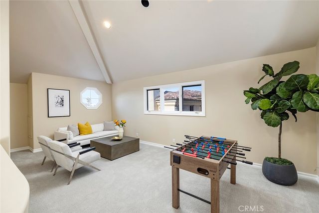 332 Holmwood Drive, Newport Beach, CA 92663
