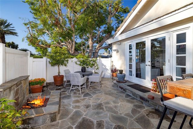 332 Holmwood Drive, Newport Beach, CA 92663