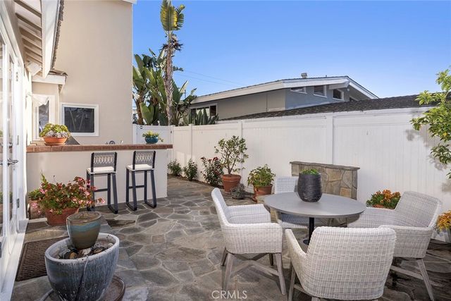 332 Holmwood Drive, Newport Beach, CA 92663