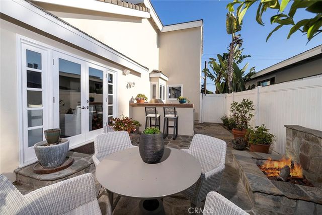 332 Holmwood Drive, Newport Beach, CA 92663