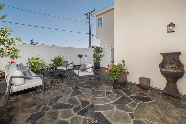 332 Holmwood Drive, Newport Beach, CA 92663