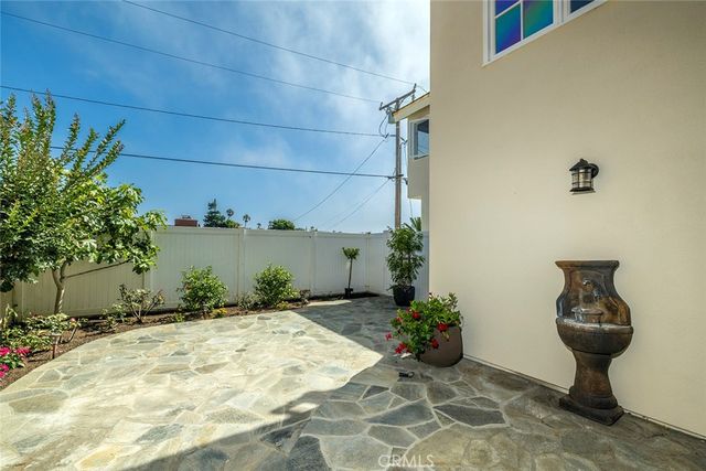 332 Holmwood Drive, Newport Beach, CA 92663