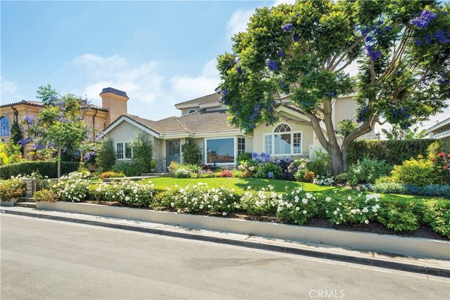 332 Holmwood Drive, Newport Beach, CA 92663