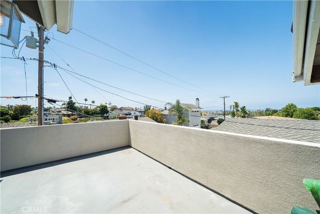 332 Holmwood Drive, Newport Beach, CA 92663