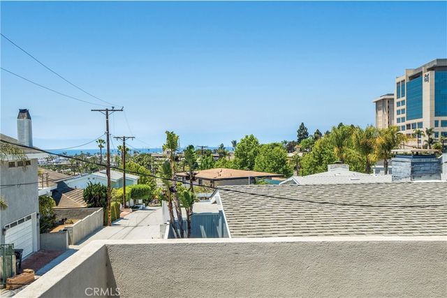 332 Holmwood Drive, Newport Beach, CA 92663