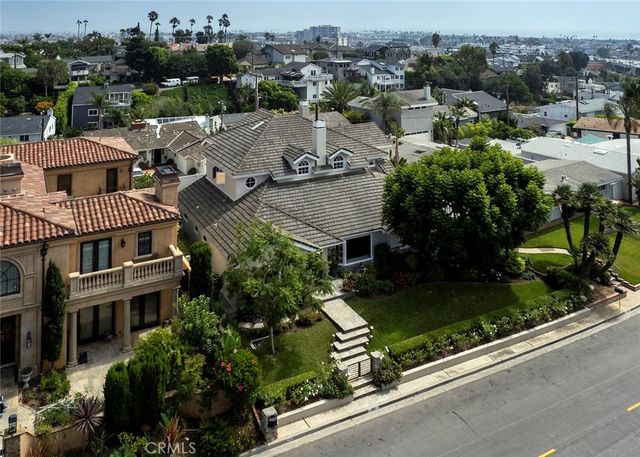 332 Holmwood Drive, Newport Beach, CA 92663