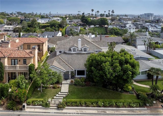 332 Holmwood Drive, Newport Beach, CA 92663