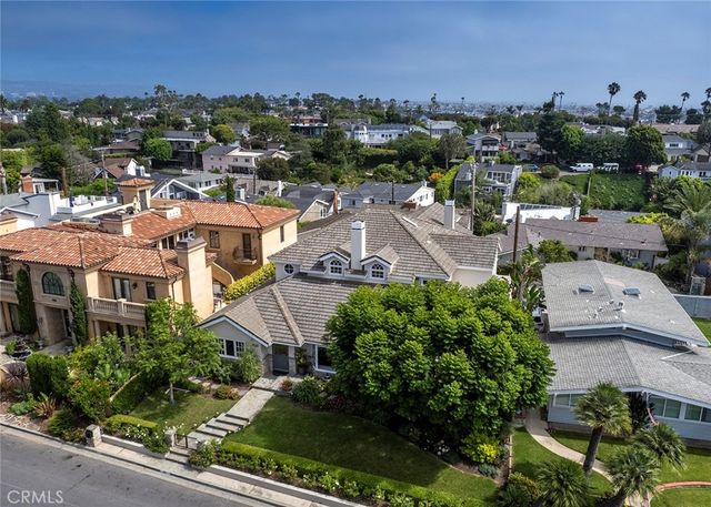 332 Holmwood Drive, Newport Beach, CA 92663