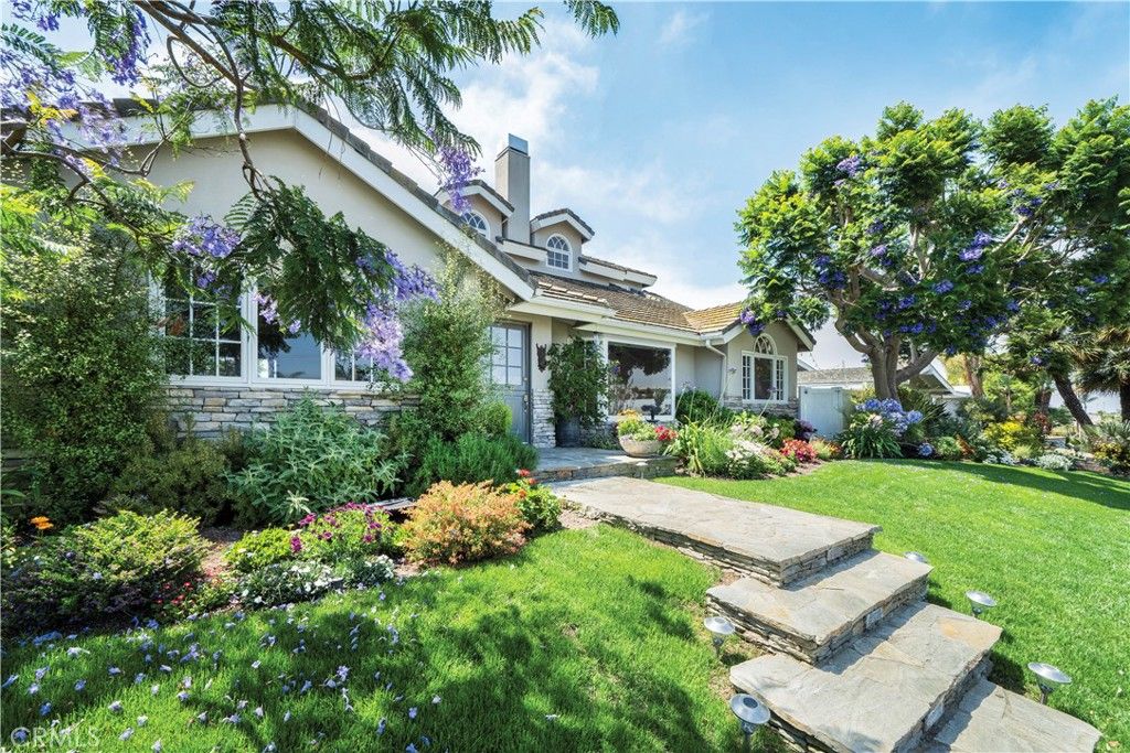332 Holmwood Drive, Newport Beach, CA 92663
