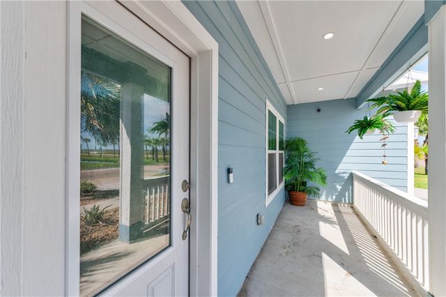 110 Keewaydin Lane, Port Aransas, TX 78373