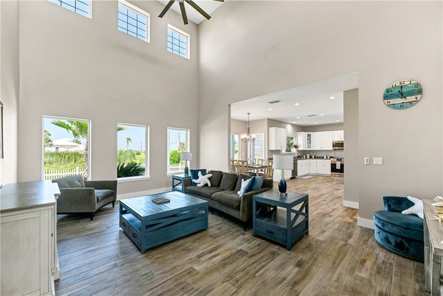 110 Keewaydin Lane, Port Aransas, TX 78373