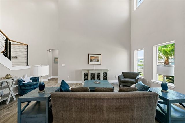 110 Keewaydin Lane, Port Aransas, TX 78373