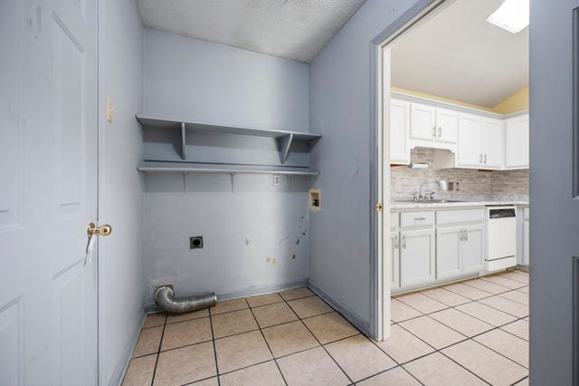 121 Plantation Drive, Lawrenceburg, KY 40342