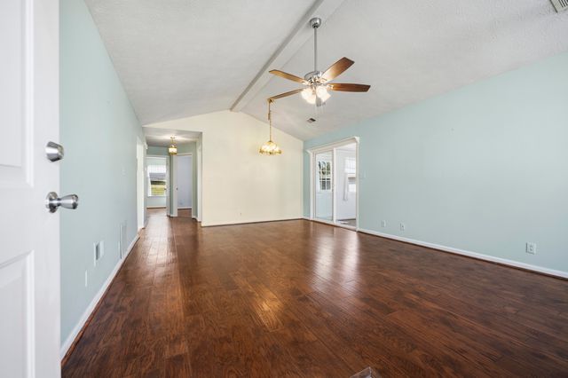 121 Plantation Drive, Lawrenceburg, KY 40342