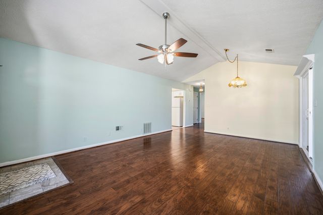 121 Plantation Drive, Lawrenceburg, KY 40342