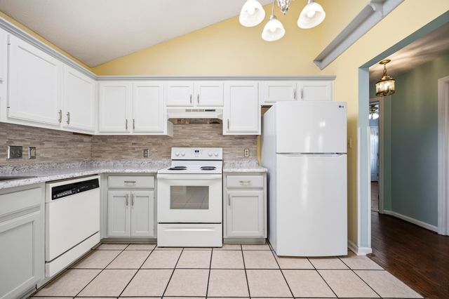 121 Plantation Drive, Lawrenceburg, KY 40342