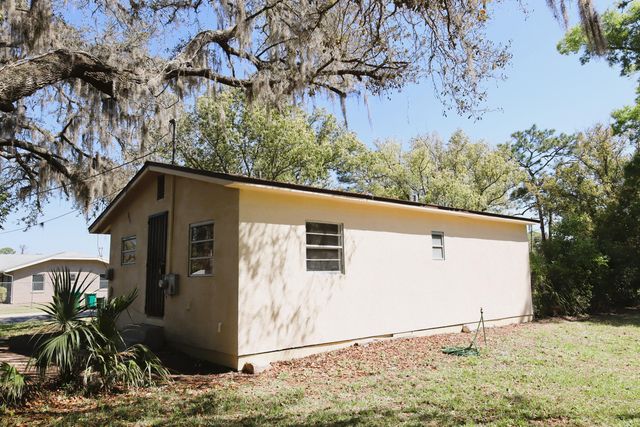 2024 Dixie Avenue, Eustis, FL 32726
