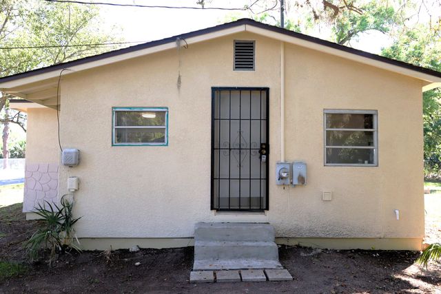 2024 Dixie Avenue, Eustis, FL 32726