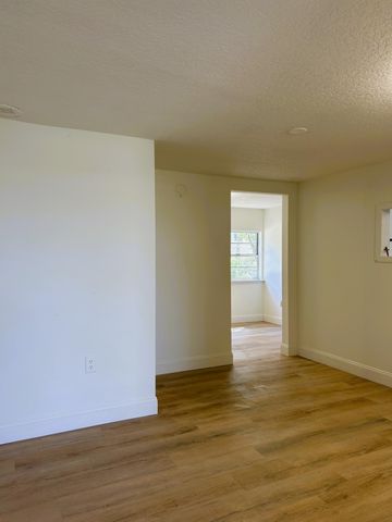 2024 Dixie Avenue, Eustis, FL 32726