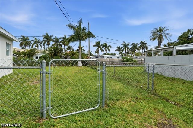 9920 Almetta AVE, Fort Myers, FL 33919