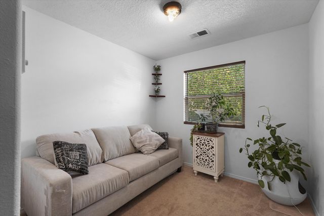 7216 Via Contenta NE, Albuquerque, NM 87113