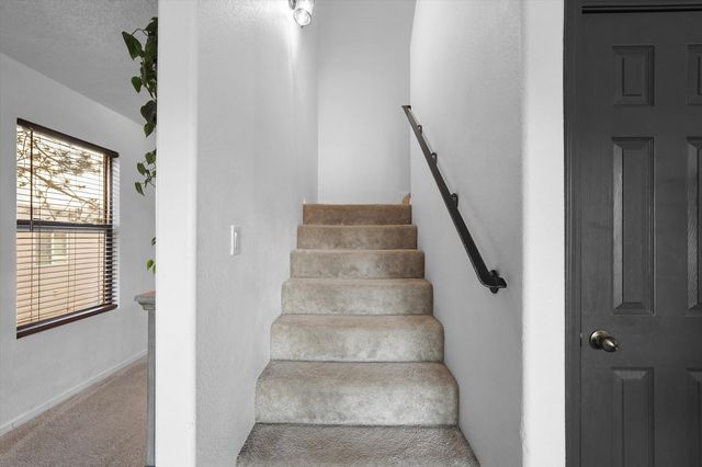 7216 Via Contenta NE, Albuquerque, NM 87113