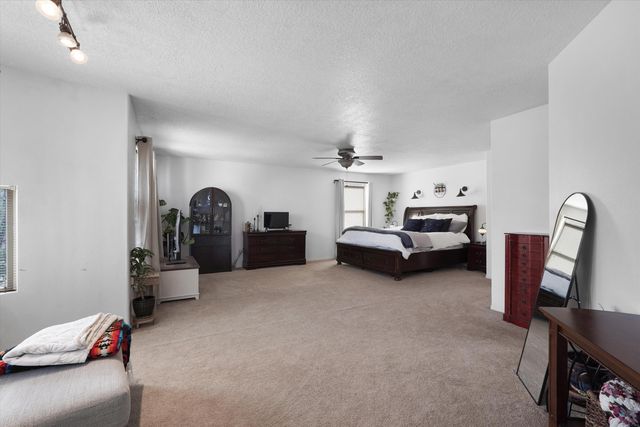 7216 Via Contenta NE, Albuquerque, NM 87113