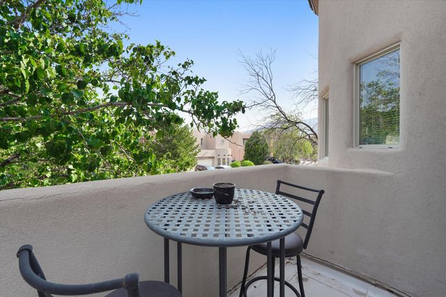 7216 Via Contenta NE, Albuquerque, NM 87113